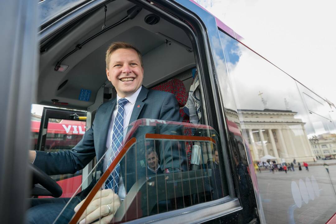 Vilniuje pristatyti pirmieji Lietuvoje elektriniai autobusai
