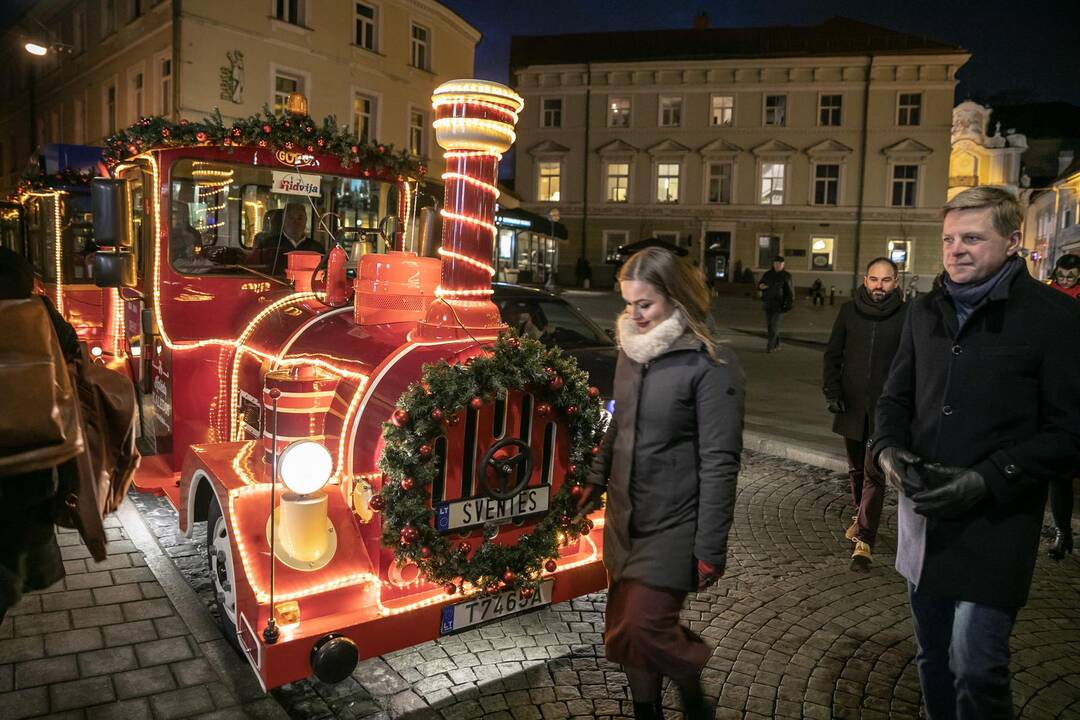 Sostinėje – Kalėdų traukinukas ir Rotušės aikštės eglės įžiebimas