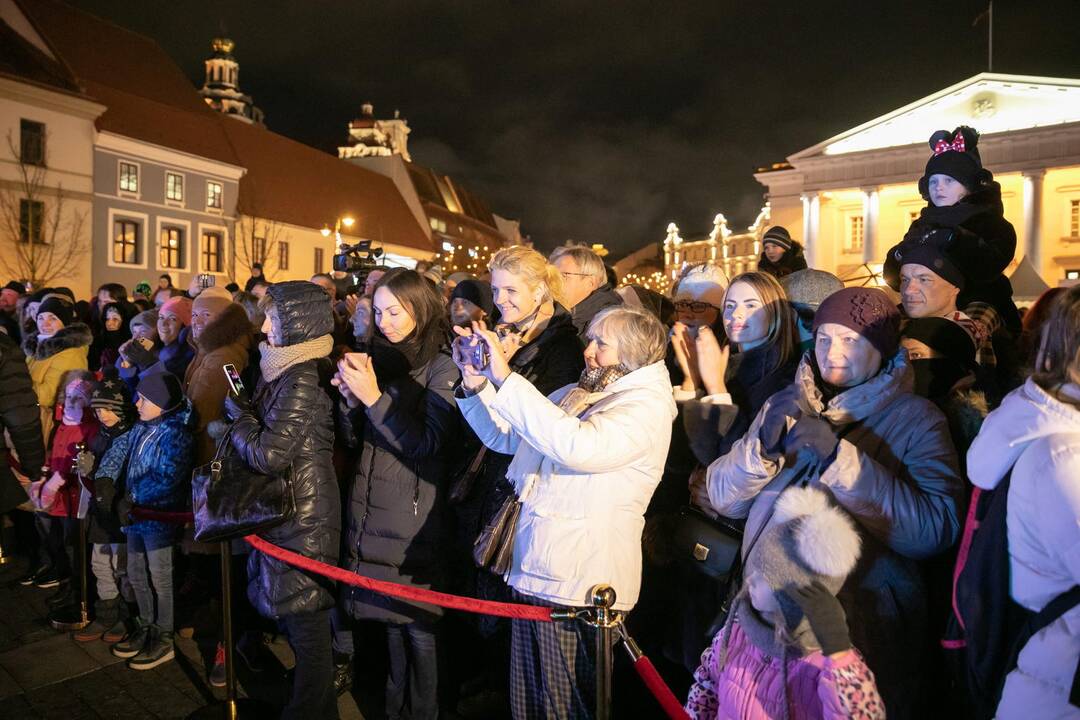 Sostinėje – Kalėdų traukinukas ir Rotušės aikštės eglės įžiebimas