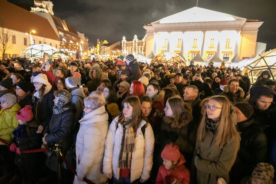 Sostinėje – Kalėdų traukinukas ir Rotušės aikštės eglės įžiebimas
