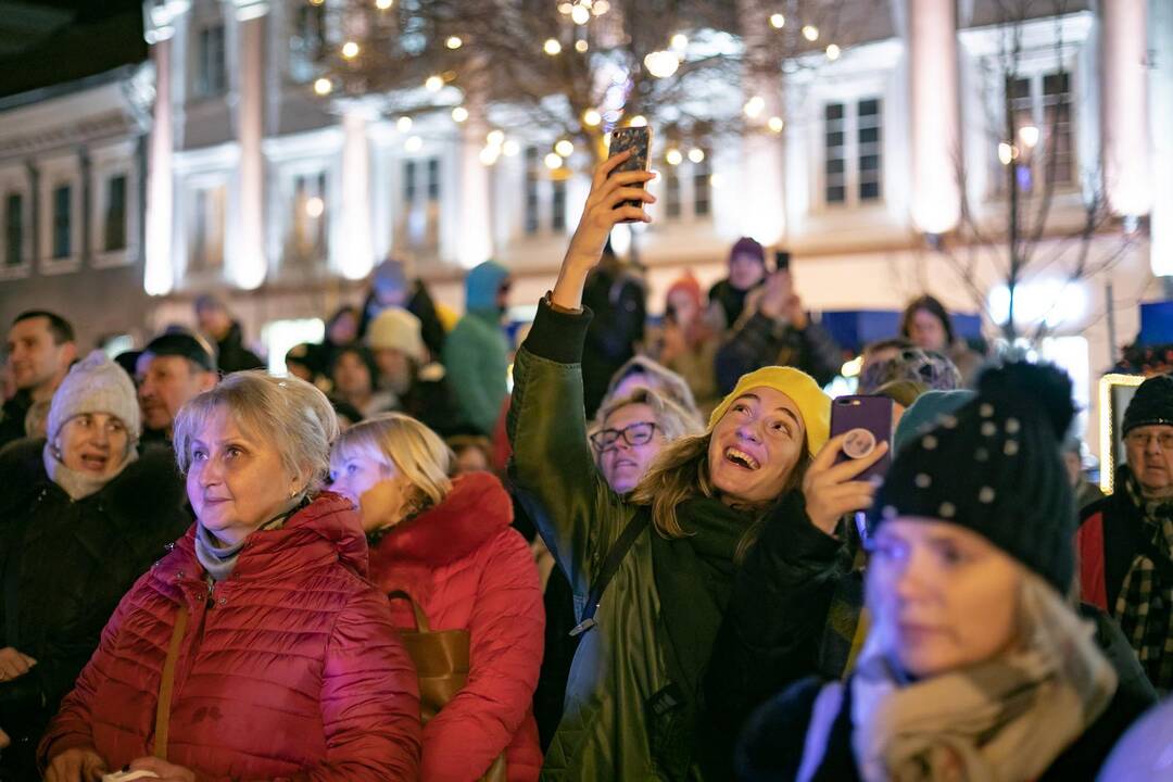Sostinėje – Kalėdų traukinukas ir Rotušės aikštės eglės įžiebimas