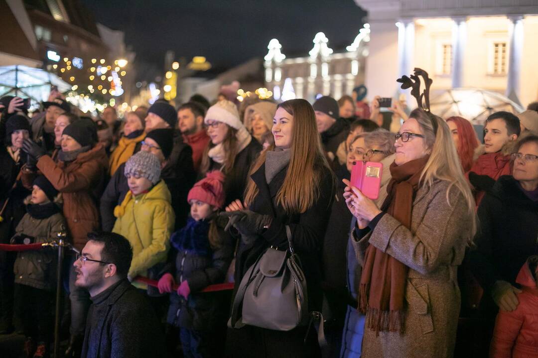 Sostinėje – Kalėdų traukinukas ir Rotušės aikštės eglės įžiebimas