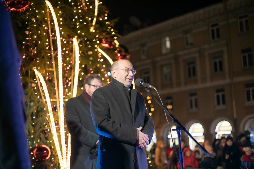 Sostinėje – Kalėdų traukinukas ir Rotušės aikštės eglės įžiebimas