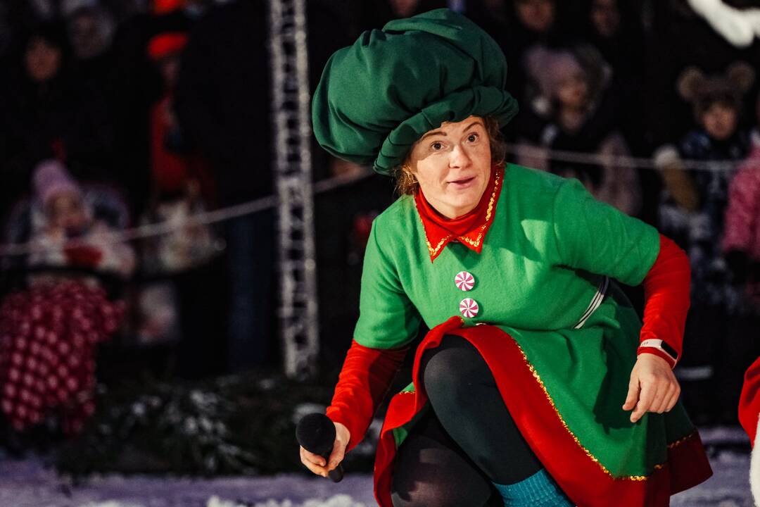 Kretingoje sužibo pagrindinė miesto eglė
