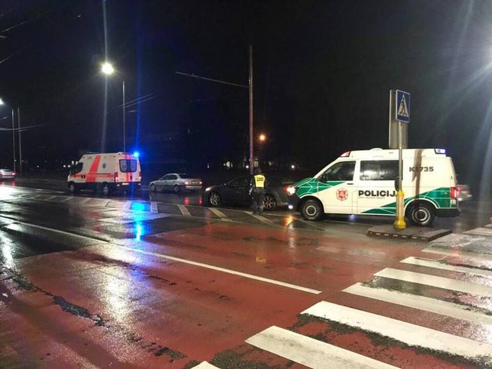 Pramonės prospekte partrenkta mergina