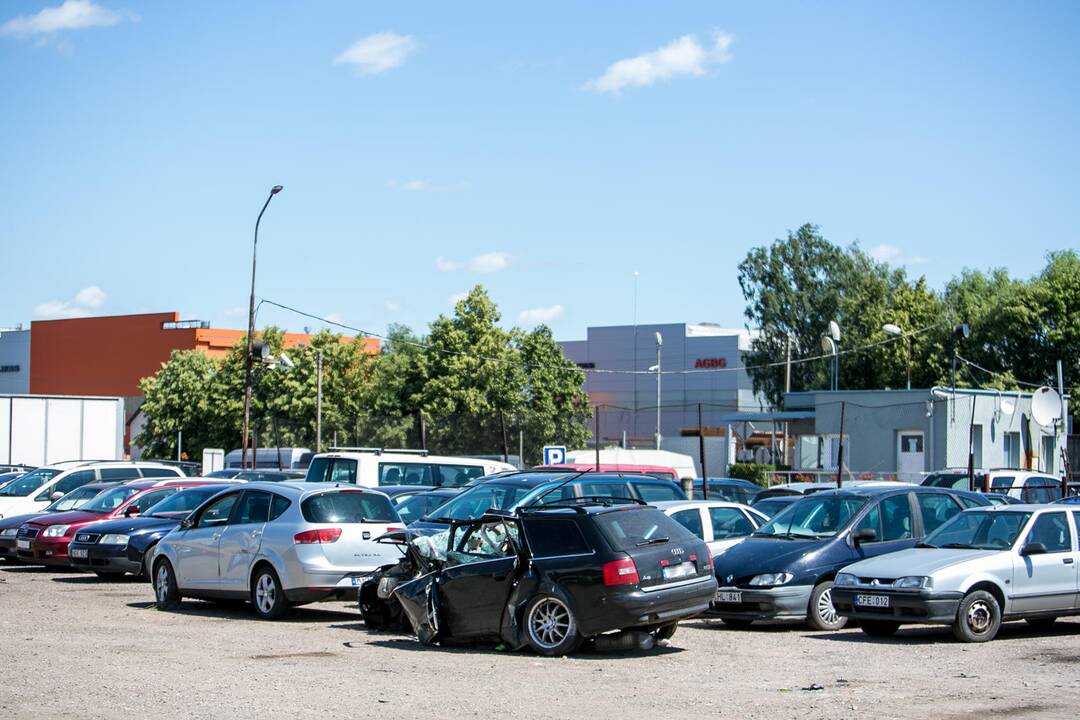 Tragiška „Audi“ automobilio avarija
