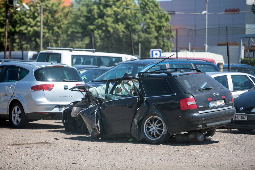 Tragiška „Audi“ automobilio avarija