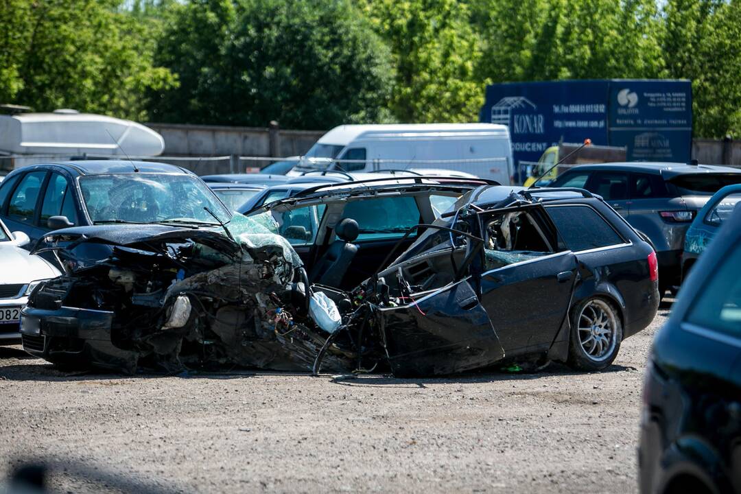 Tragiška „Audi“ automobilio avarija