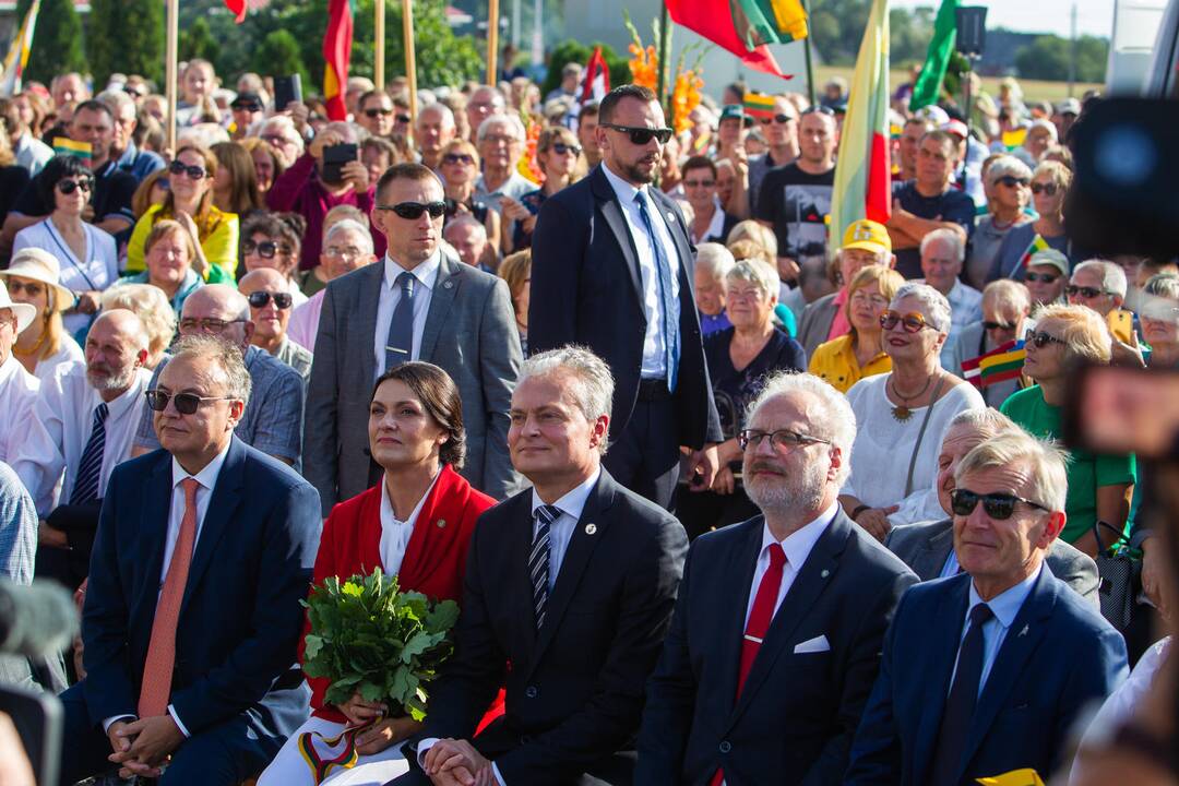 Baltijos kelio 30-ųjų metinių minėjimas prie Latvijos sienos