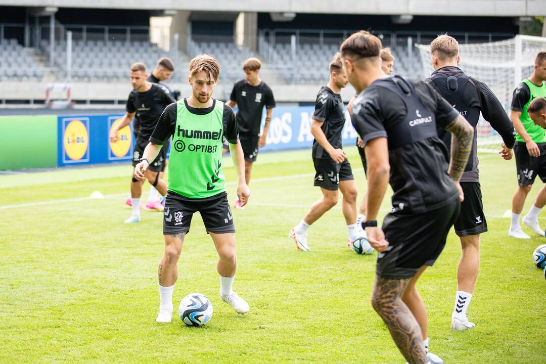 Lietuvos futbolo rinktinės treniruotė prieš rungtynes su Juodkalnija