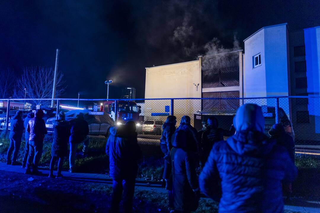 Vilniuje užsiliepsnojo garažų kompleksas