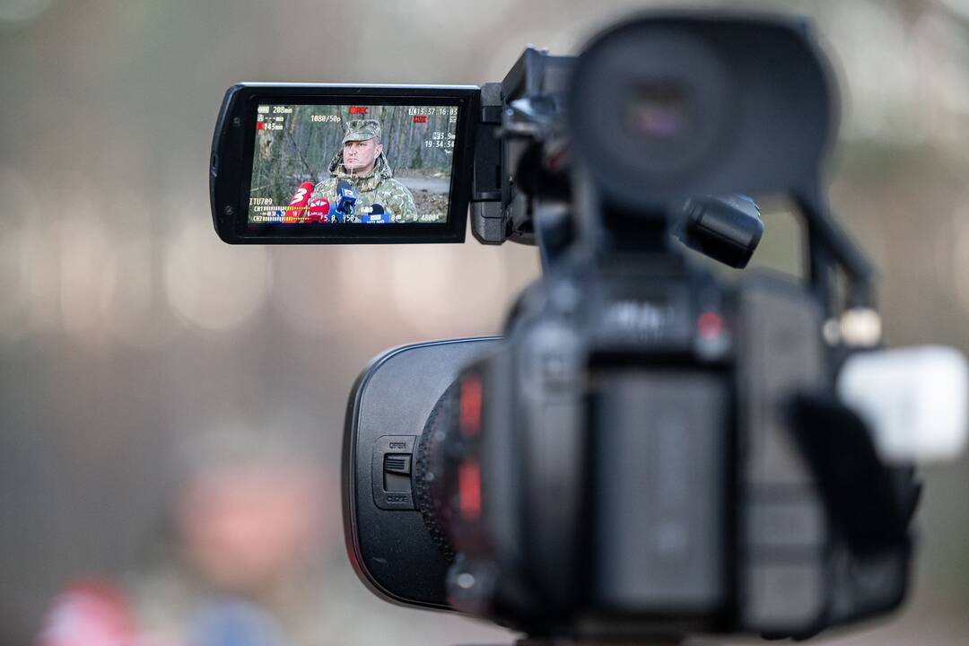 Pabradės gelbėjimo operacijos vadovo komentaras ir į poligoną vykstanti technika