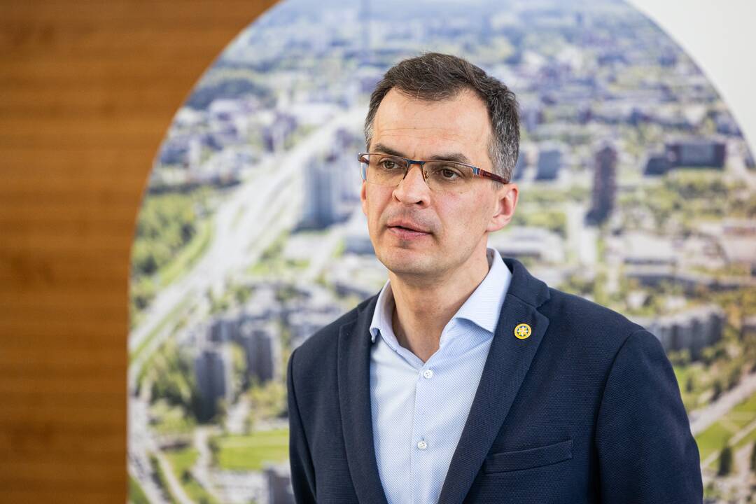 Spaudos konferencija dėl gaisro atliekų rūšiavimo įmonėje