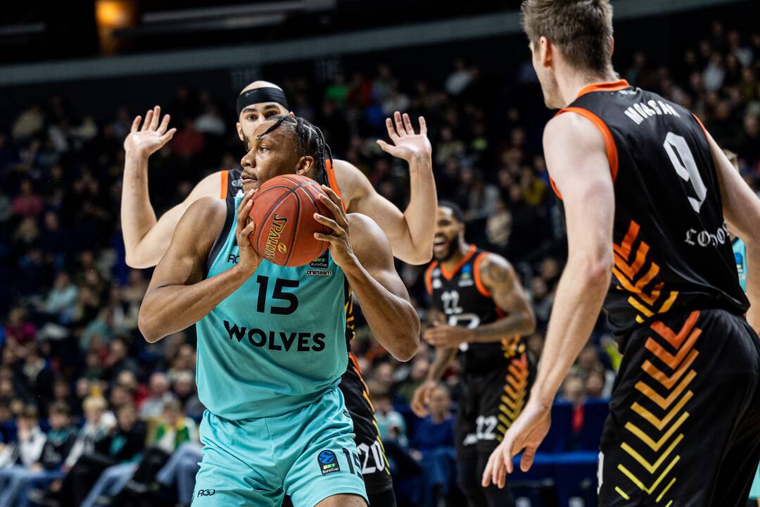 Europos taurė: Vilniaus „Wolves“ – Londono „Lions“ 87:101