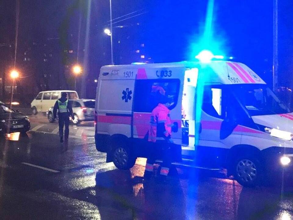 Pramonės prospekte partrenkta mergina