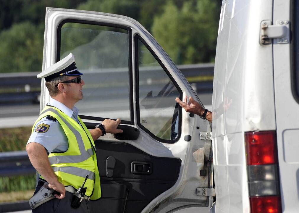 Slovėnijoje į spąstus patekęs plėšikas paprašė policijos pagalbos