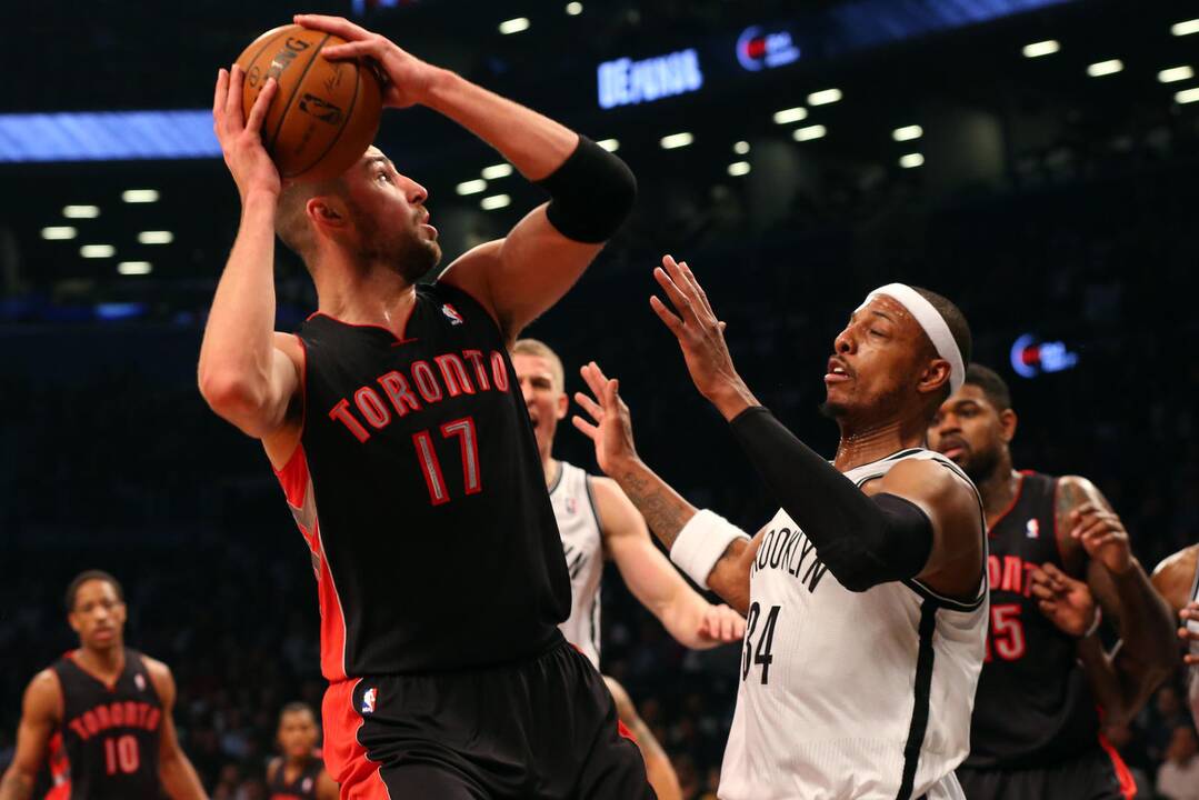 Toronto klubui J. Valančiūnas pelnė 10 taškų bei po krepšiais atkovojo 10 kamuolių