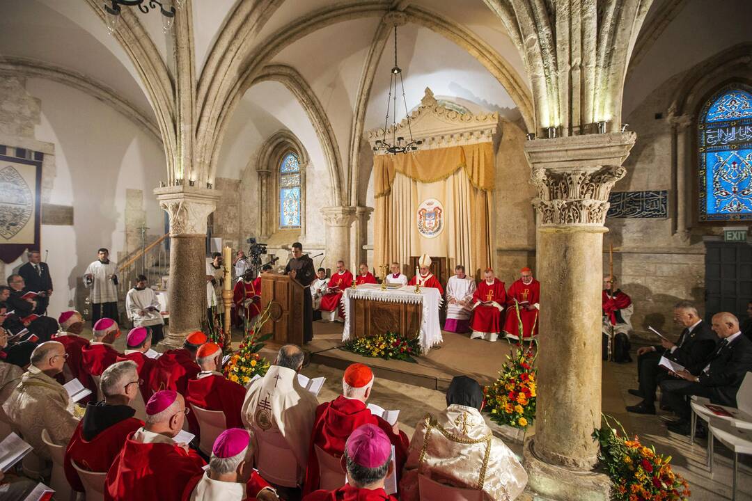 Popiežius baigė kelionę į šventąsias vietas mišiomis ginčijamoje vietoje Jeruzalėje