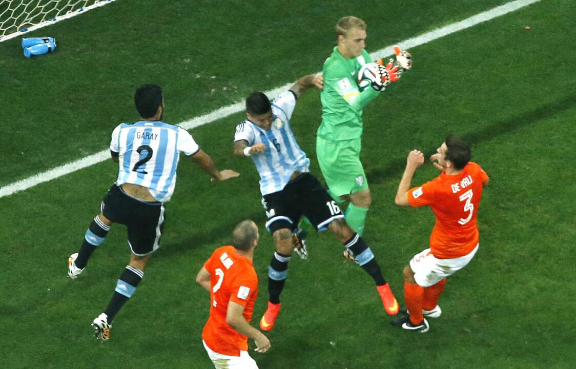 Pasaulio futbolo čempionato pusfinalis: Olandija - Argentina