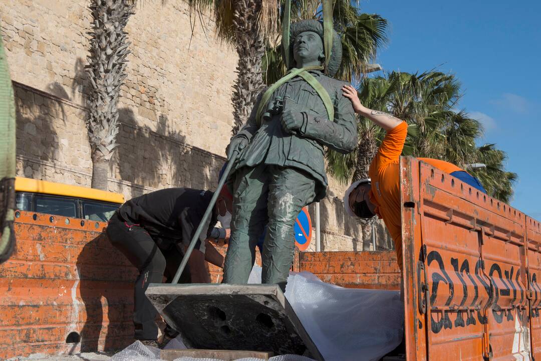 Ispanijoje demontuota paskutinė F. Franco statula