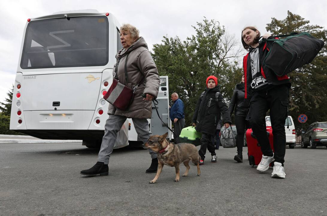 Rusijos primesta Chersono valdžia sako evakavusi 15 tūkst. žmonių