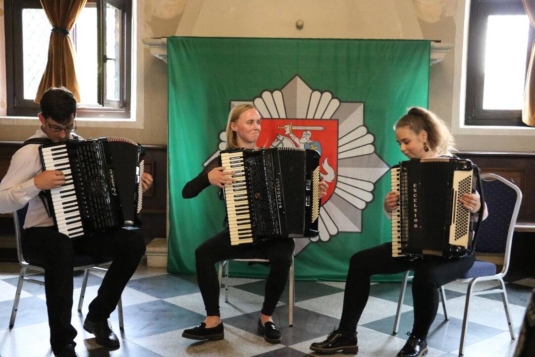 Apdovanoti policijos pareigūnai