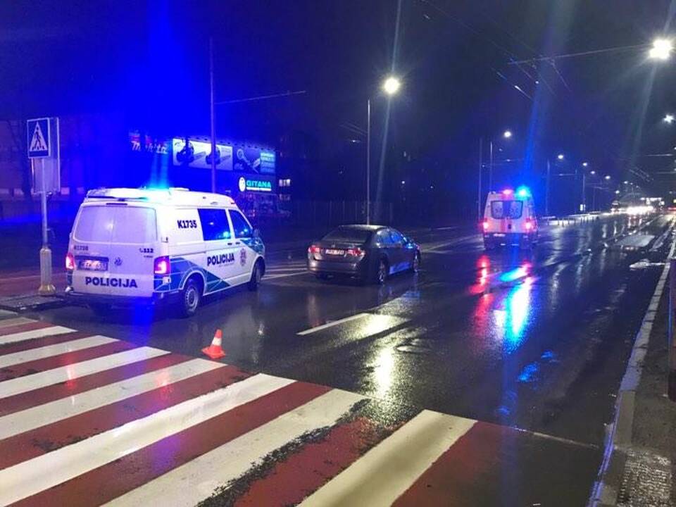Pramonės prospekte partrenkta mergina