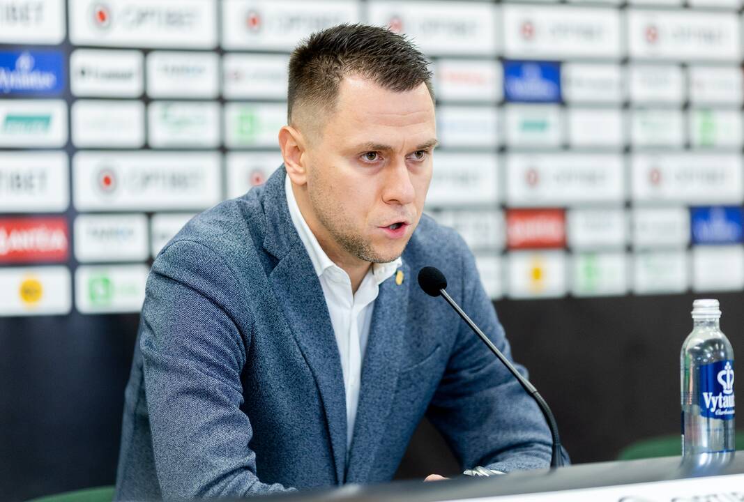 Pristatytas Lietuvos futbolo rinktinės treneris