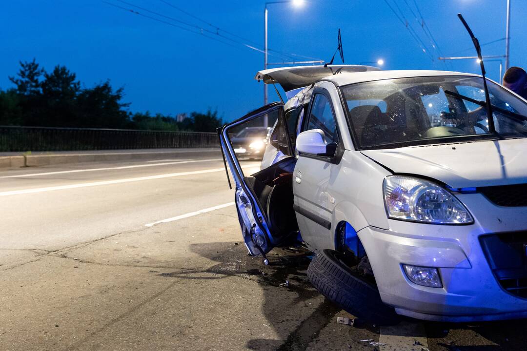 Avarija O. Milašiaus gatvėje Vilniuje