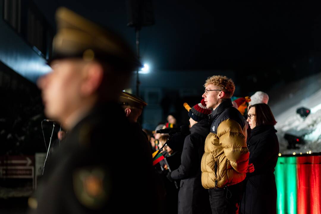 Atminimo laužų uždegimo ceremonija prie Vilniaus televizijos bokšto