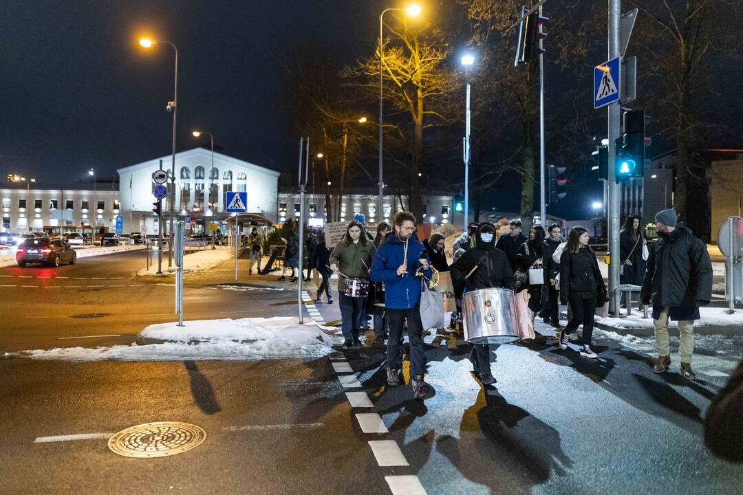 Žmogaus teisių gynėjai ir aktyvistai surengė protestą prieš deportaciją