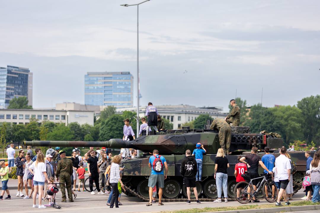 NATO festivalis prie Baltojo tilto