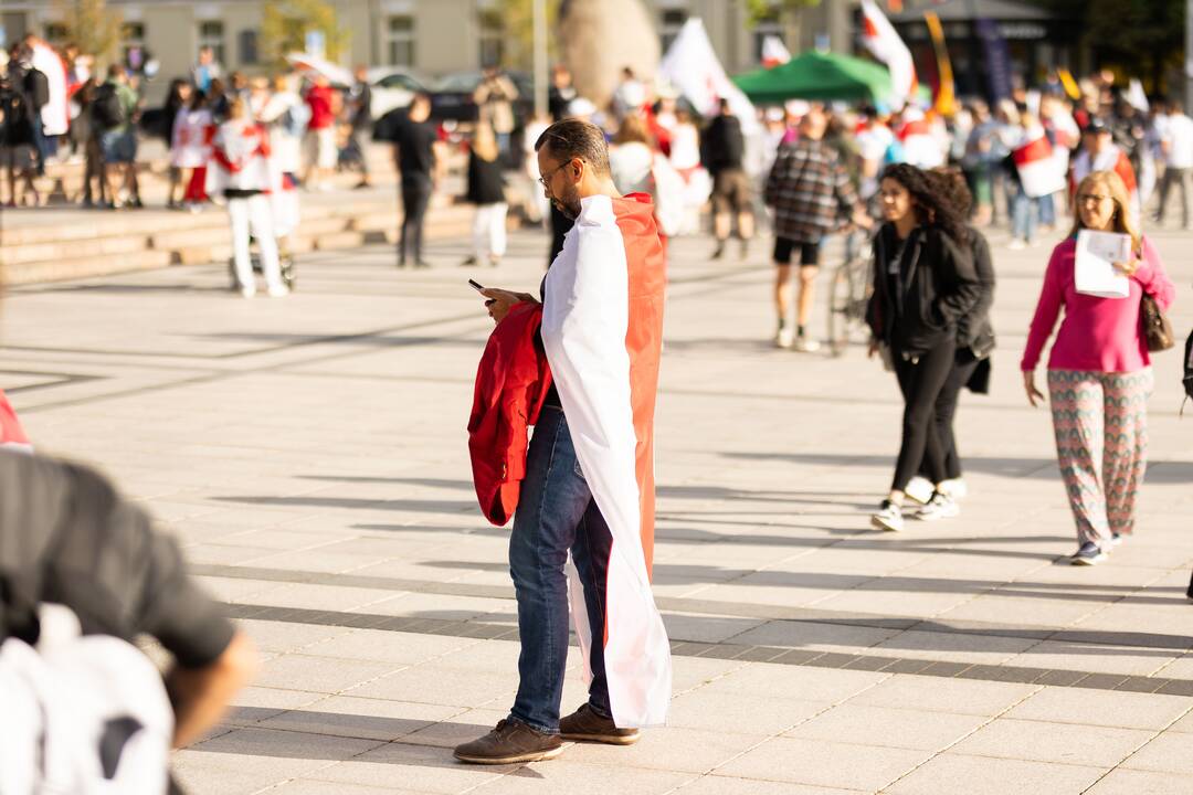 Baltarusių mitingas Katedros aikštėje