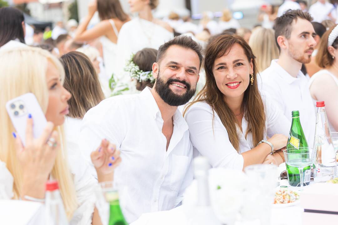 Vilniuje dešimtą kartą surengta „Le Diner en Blanc“ vakarienė