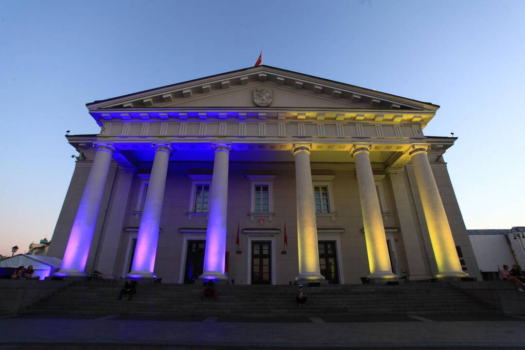 Vilnius nušvito Ukrainos vėliavos spalvomis
