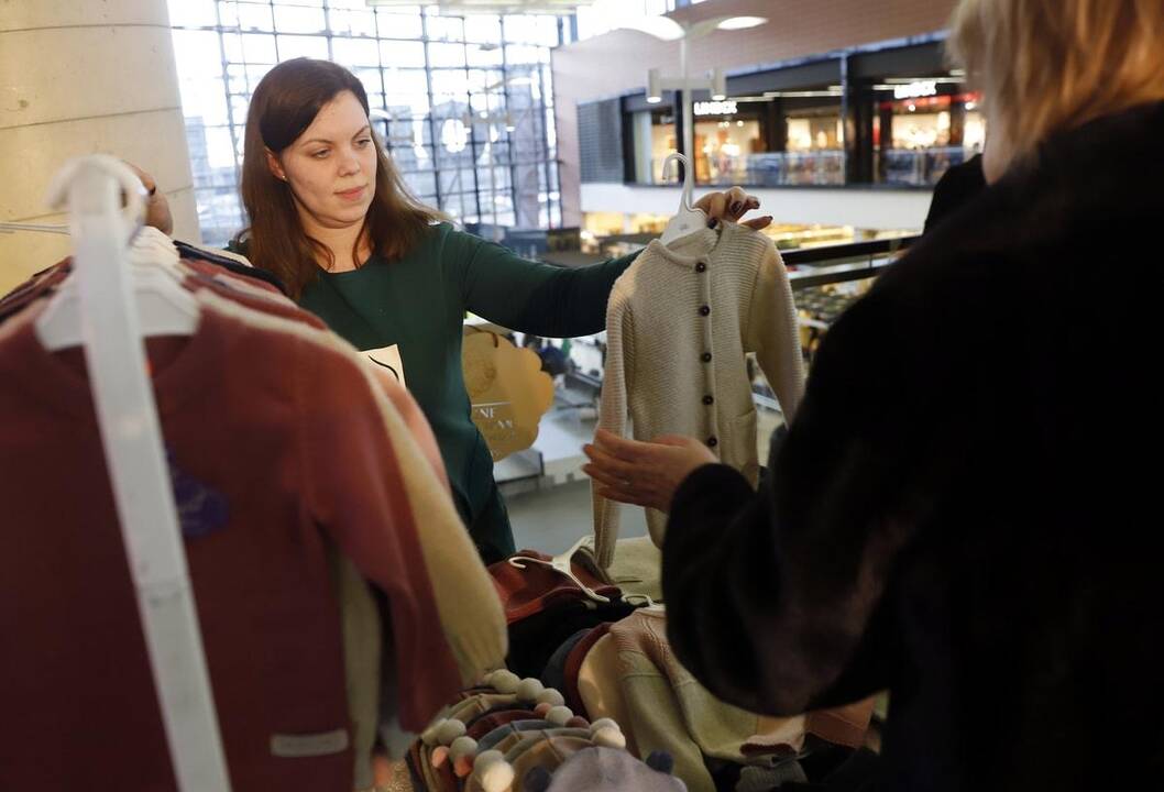 Mados kūrėjai pristato naujas stiliaus idėjas pavasariui