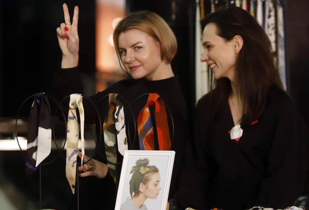 Mados kūrėjai pristato naujas stiliaus idėjas pavasariui
