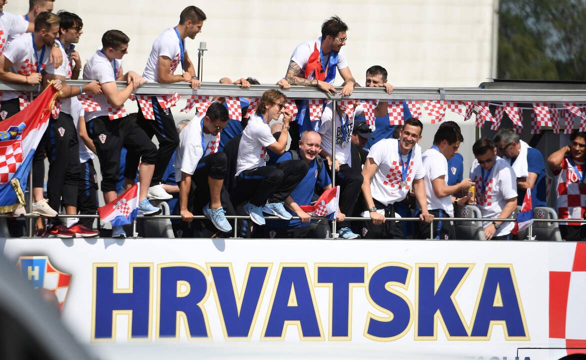 Zagrebe žmonių minia sveikino Kroatijos futbolininkus