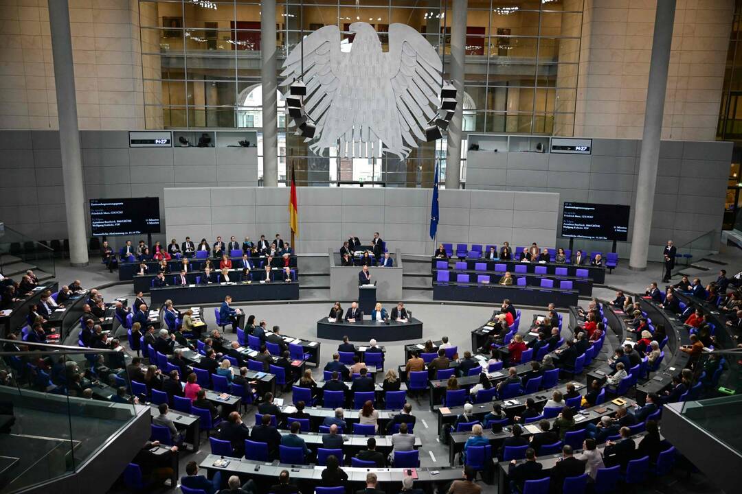 Vokietijos parlamentas pradėjo diskusijas dėl prieštaringo imigracijos įstatymo projekto 