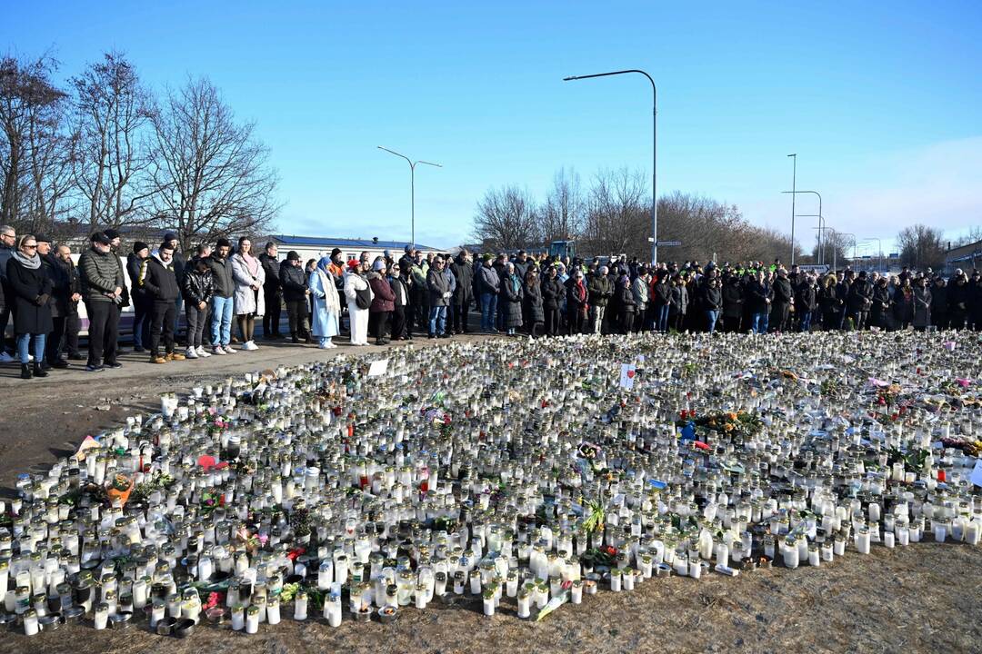 Po masinių šaudynių Švedija leis ugdymo įstaigoms tikrinti mokinių daiktus