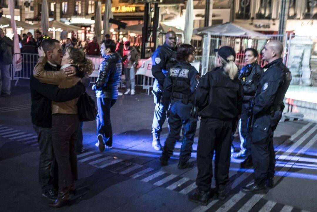 Prancūzijoje suimti įtariamieji, pas kuriuos rastas netikras „pilvas“ daiktams slėpti