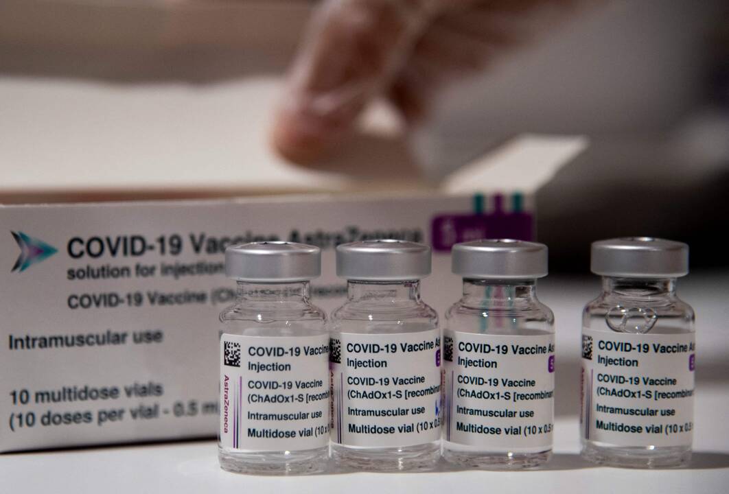 PSO: šalys kol kas turėtų toliau naudoti „AstraZeneca“ vakciną