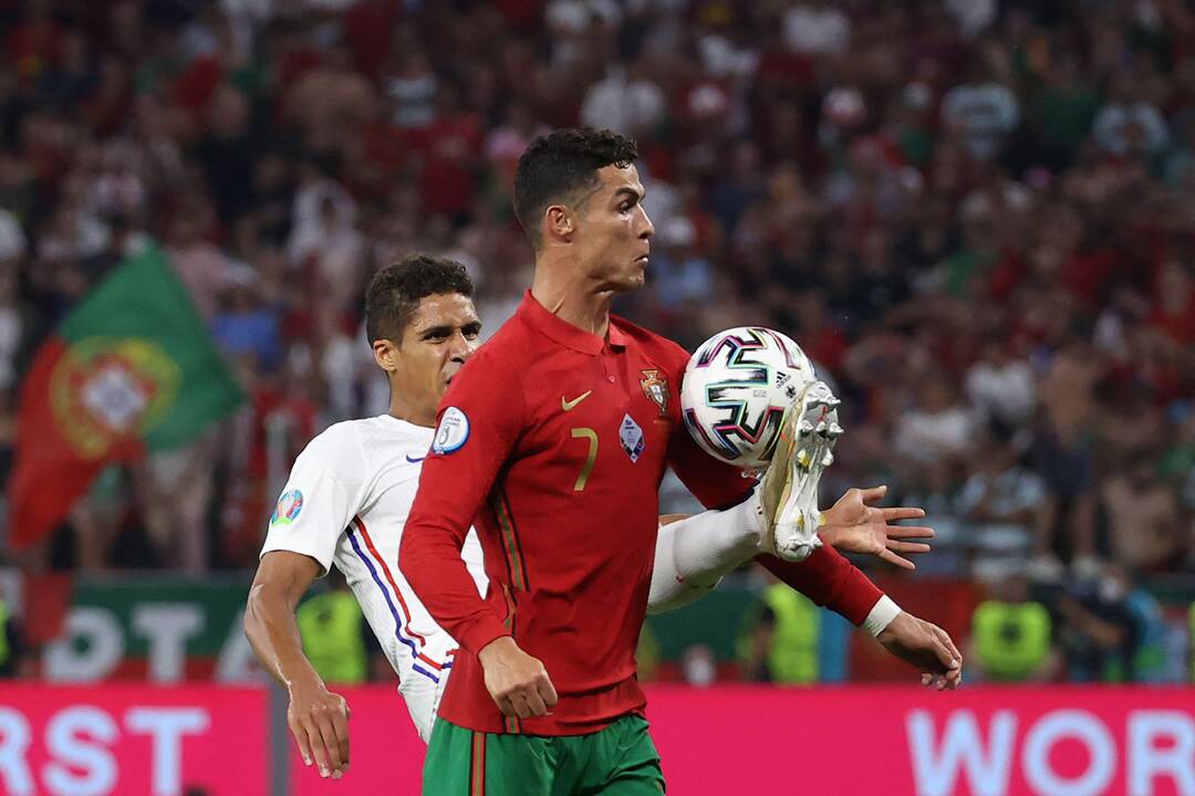 Europos futbolo čempionatas: Portugalija–Prancūzija 2:2