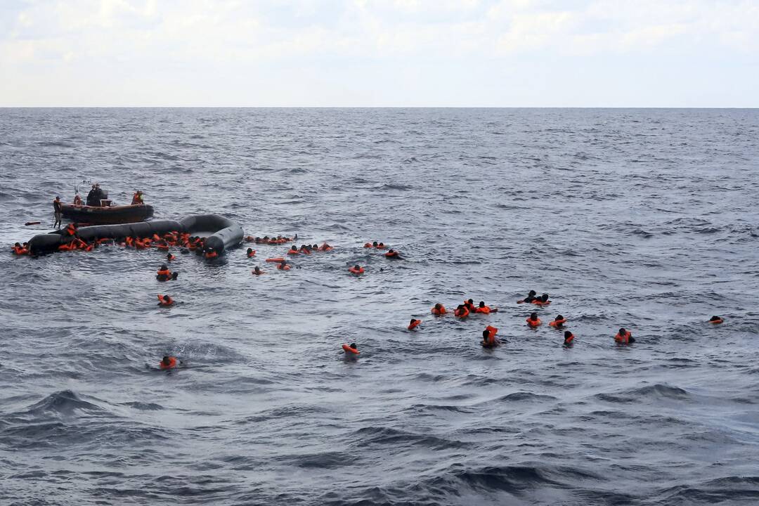 Prie Libijos krantų nuskendo mažiausiai 74 migrantai