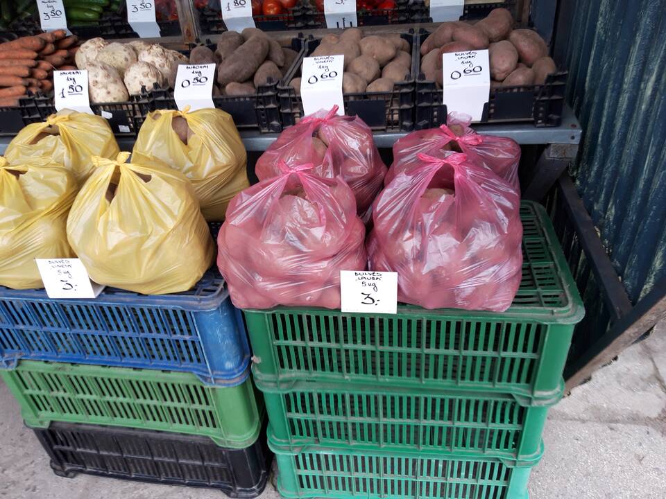 „Dainavos“ turgavietėje kilogramas bulvių kainuoja tik 0,20 euro