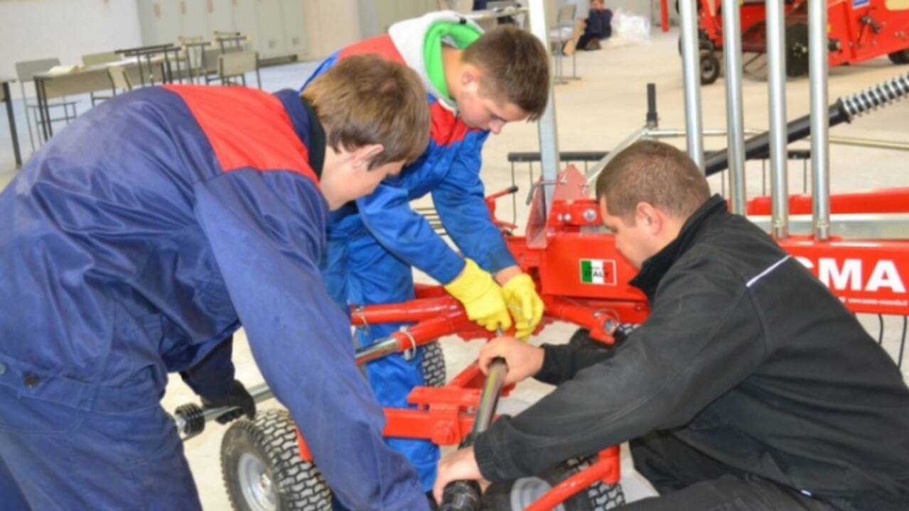 Joniškyje atidarytas žemdirbiškų profesijų mokymo centras