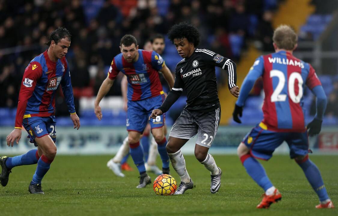 Anglijos čempionai "Chelsea" futbolininkai sutriuškino "Crystal Palace" ekipą