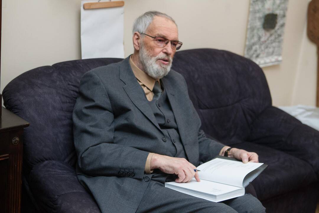R. Adomaitis paminėjo 80 metų sukaktį