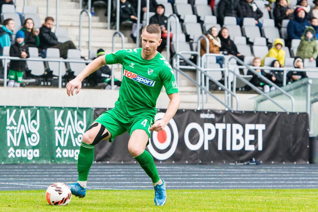 Pažadas: nors vestuvės įvyko vasarą, į povestuvinę kelionę futbolininkas su žmona Grėte galėjo leistis tik po varžybų sezono.