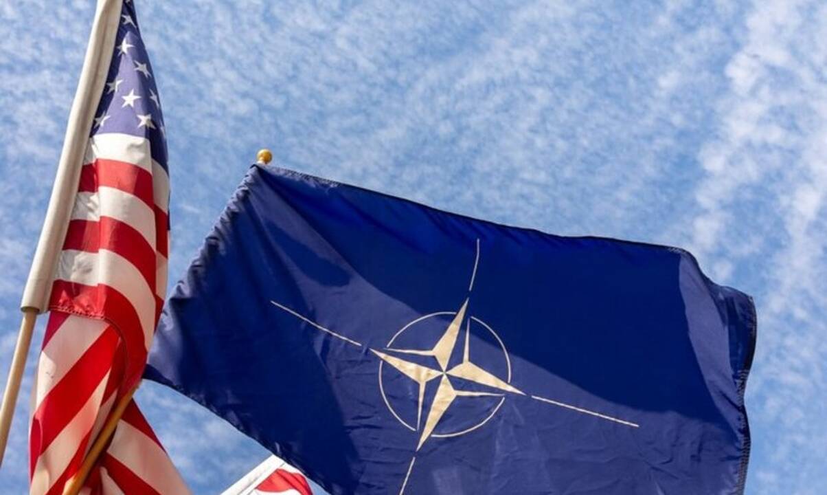 NATO narės ragina reaguoti į jų oro erdvę pažeidžiančius Rusijos dronus